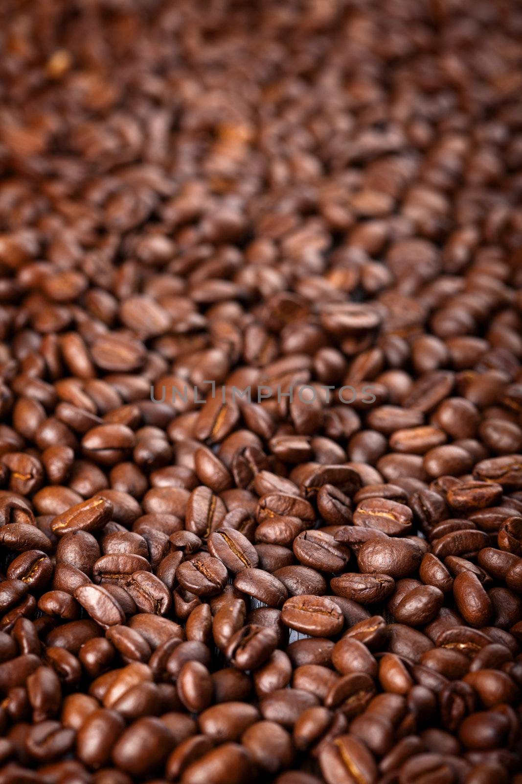 roasted coffee beans background 