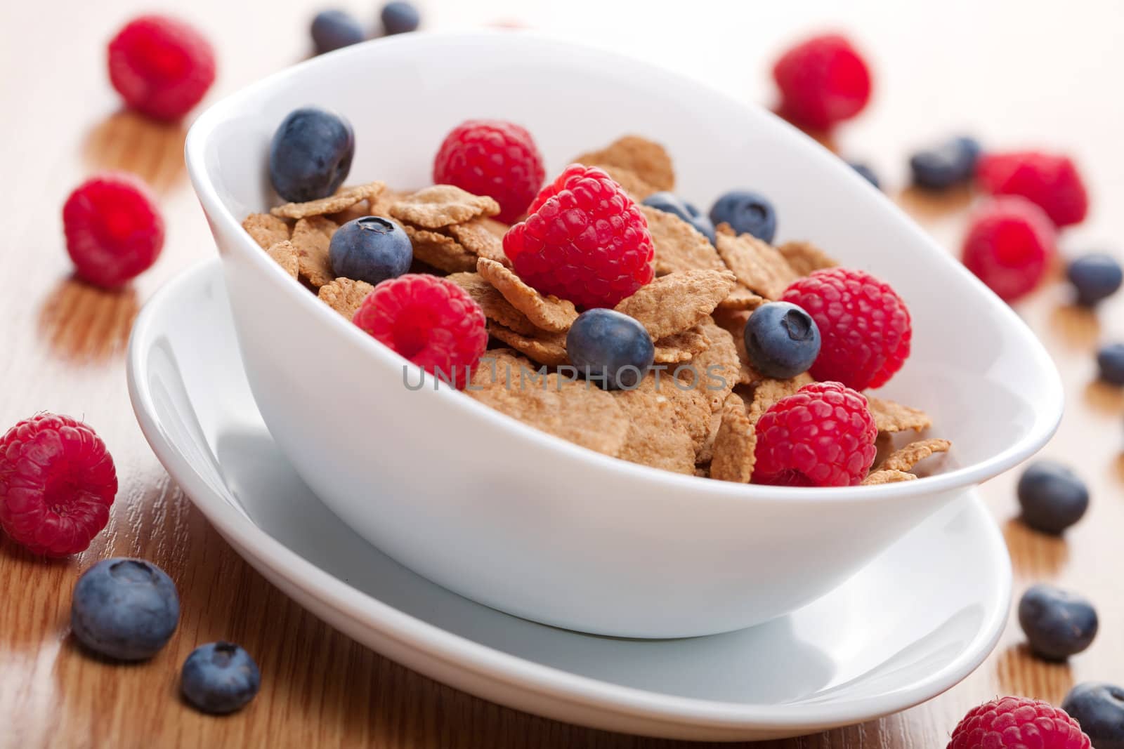 cornflakes with fresh berries