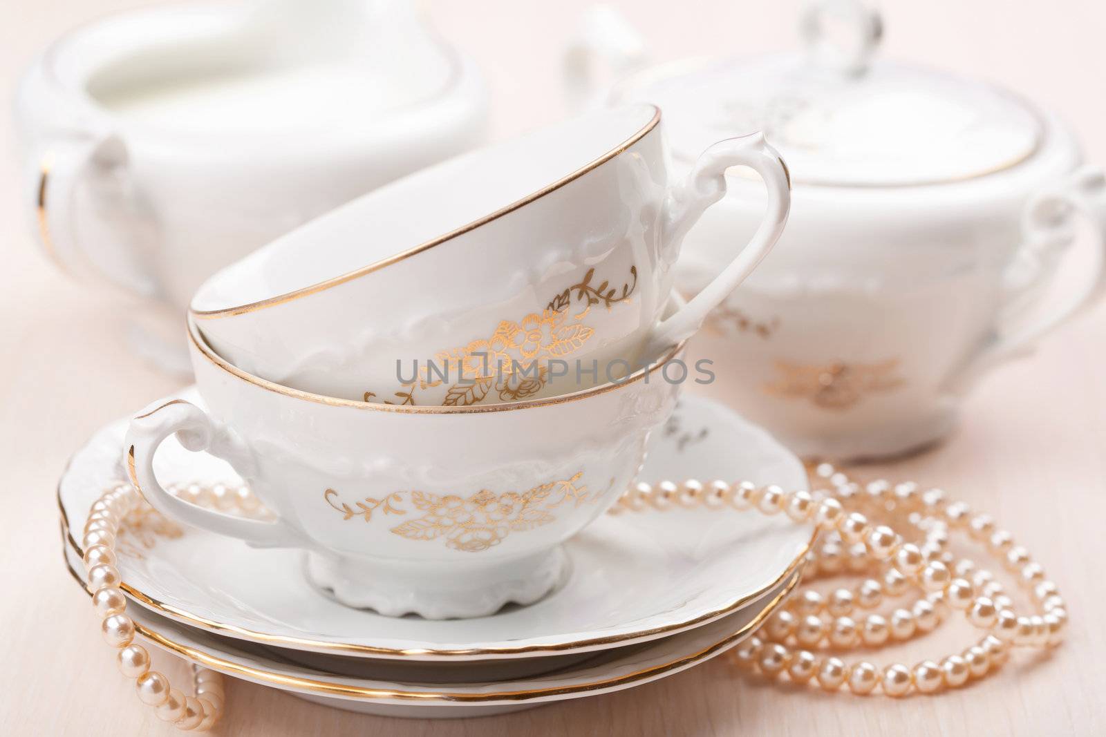 elegant tea cups 