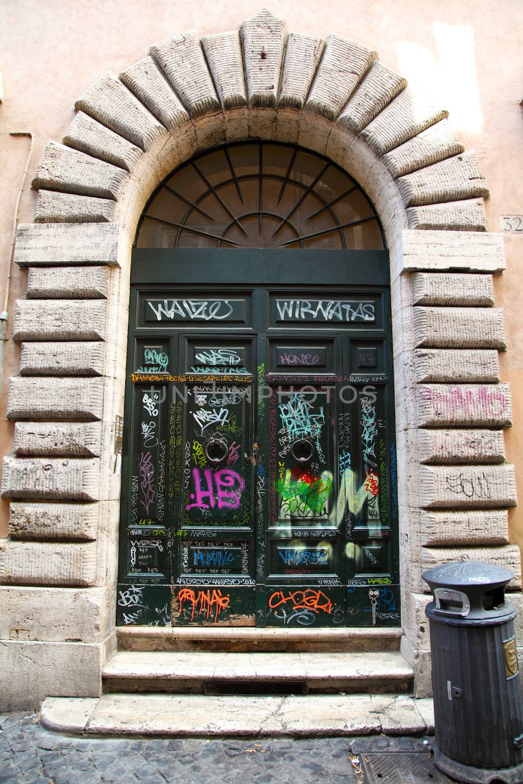 Graffiti Doors in Rome by shamtor