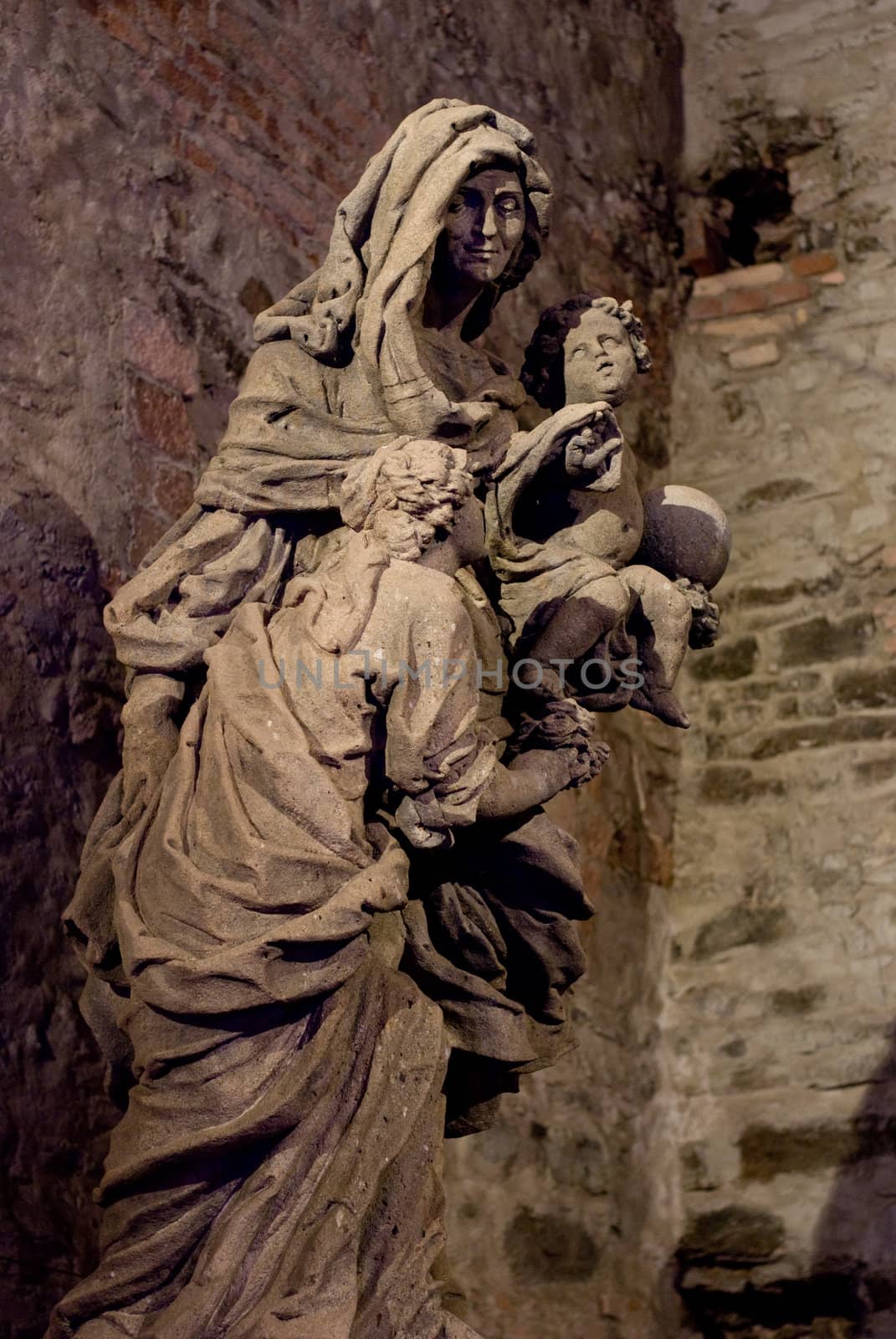 Statue from Charles bridge by sarkao