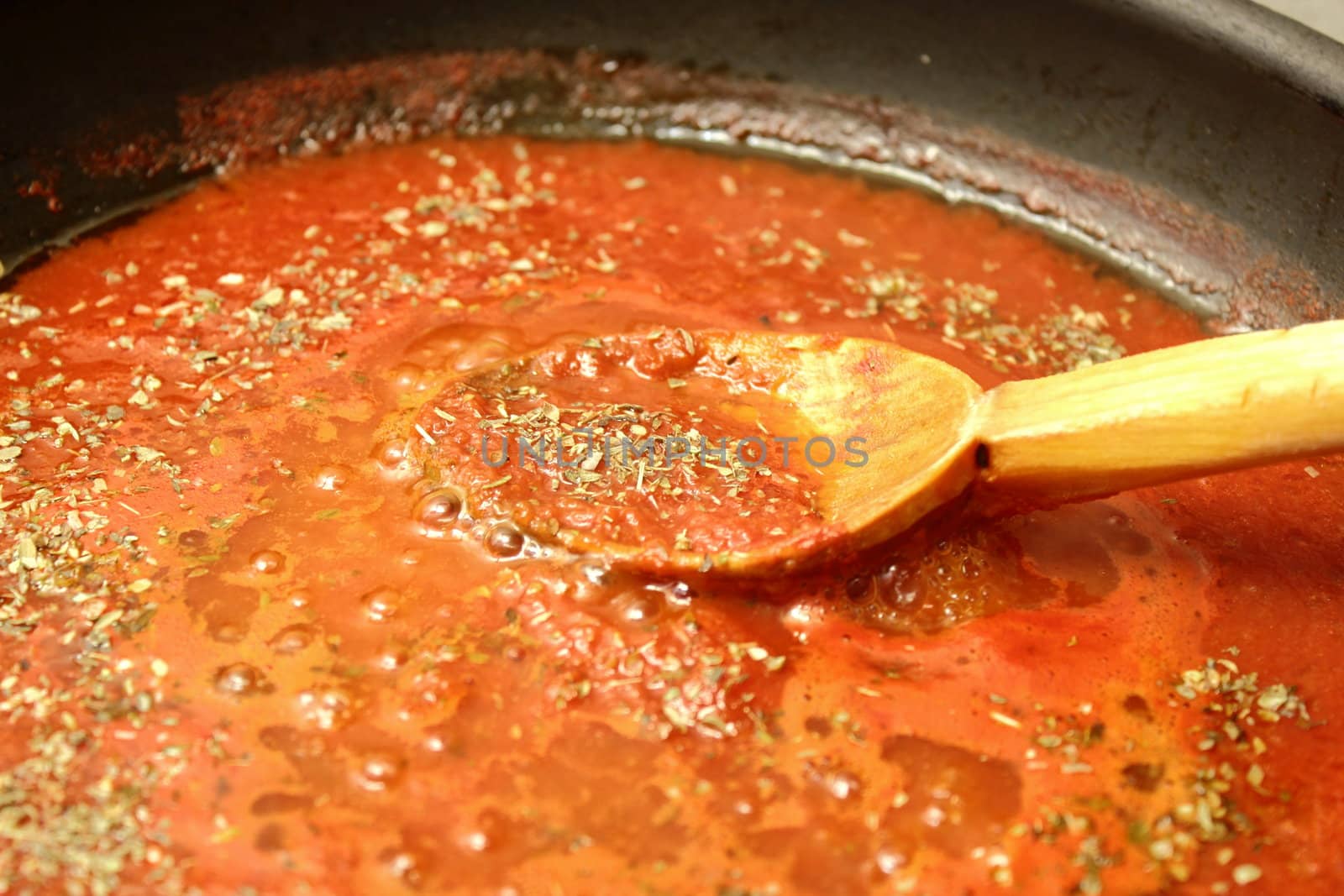 pizza sauce by taviphoto