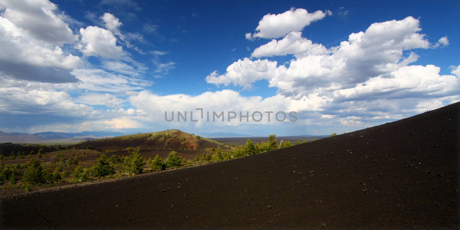 Inferno Cone - Craters of the Moon by Wirepec