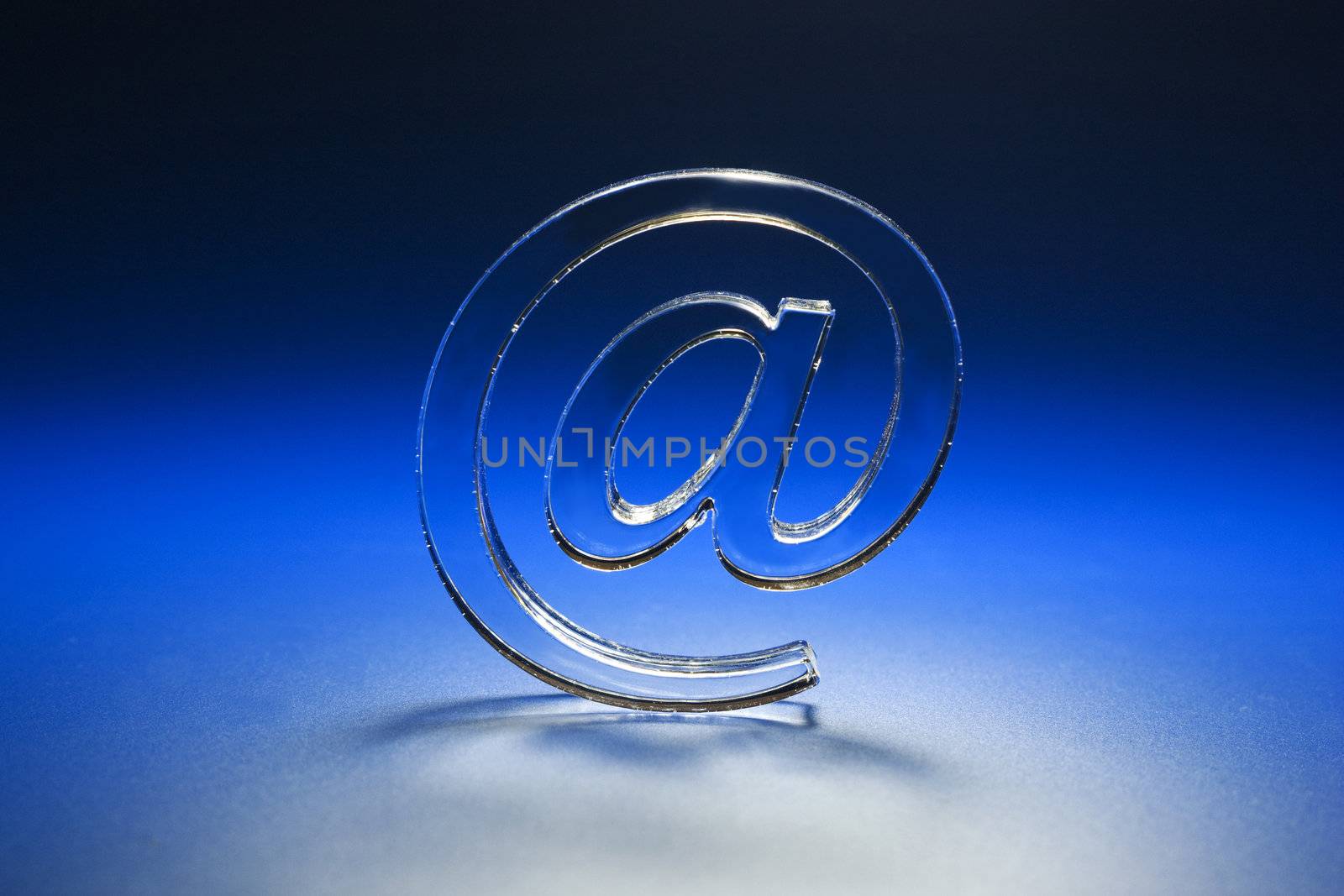 The Sign Email on turn blue the background.
