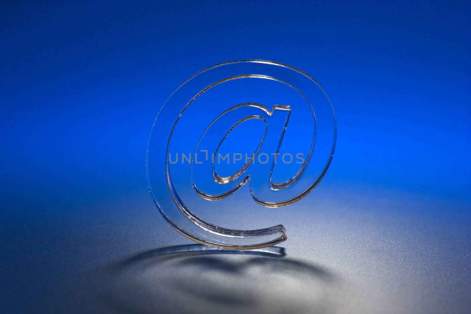 The Sign Email on turn blue the background.
