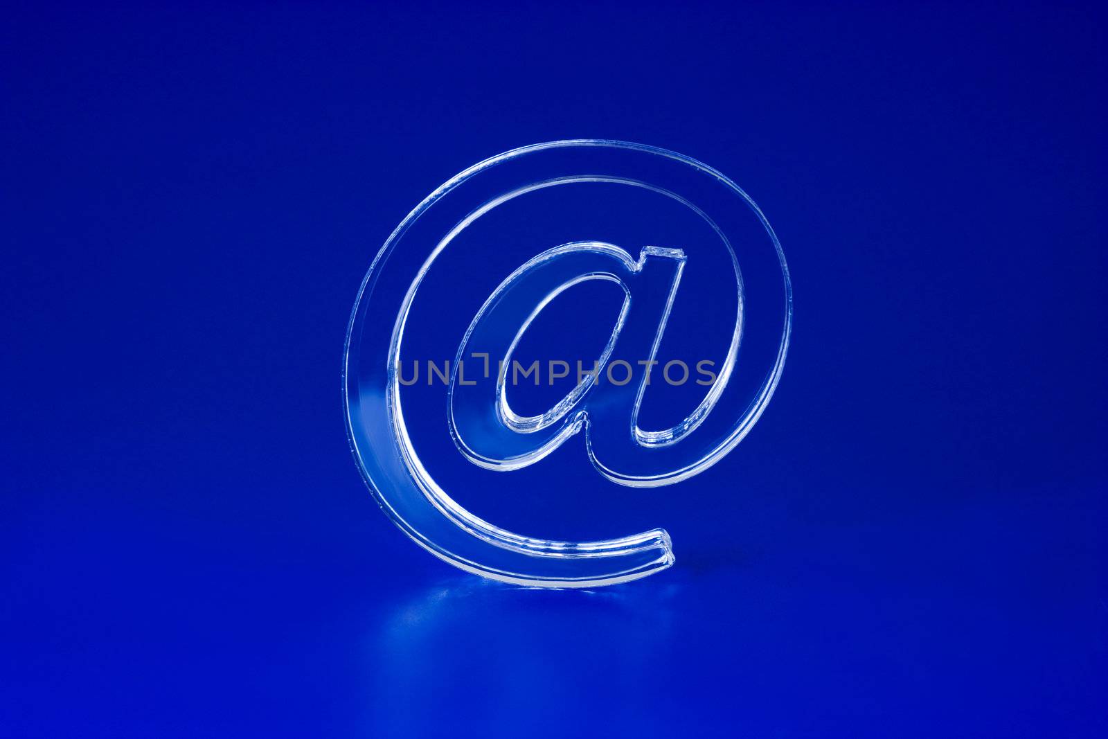 The Sign Email on turn blue the background.