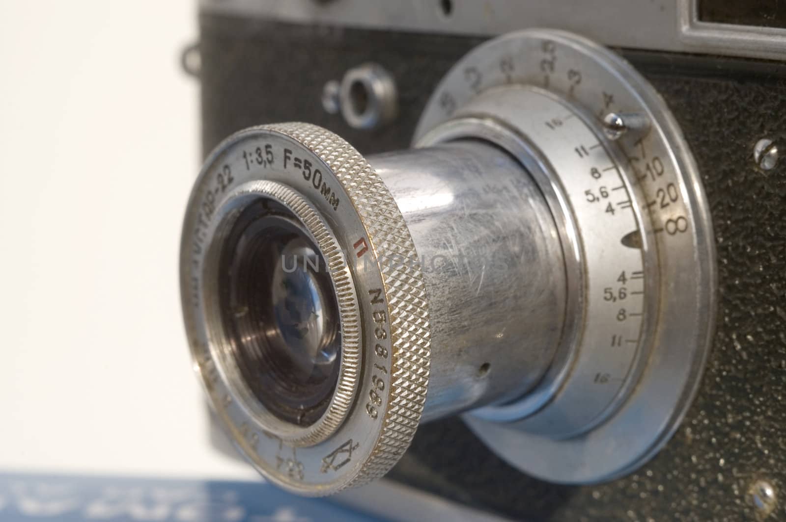 Photoprocessing 35-mm of the old photographic chamber.