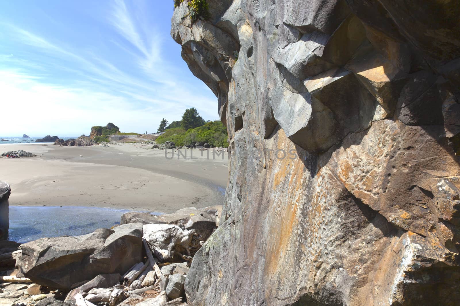 Large rocks and debries, Oregon coast. by Rigucci