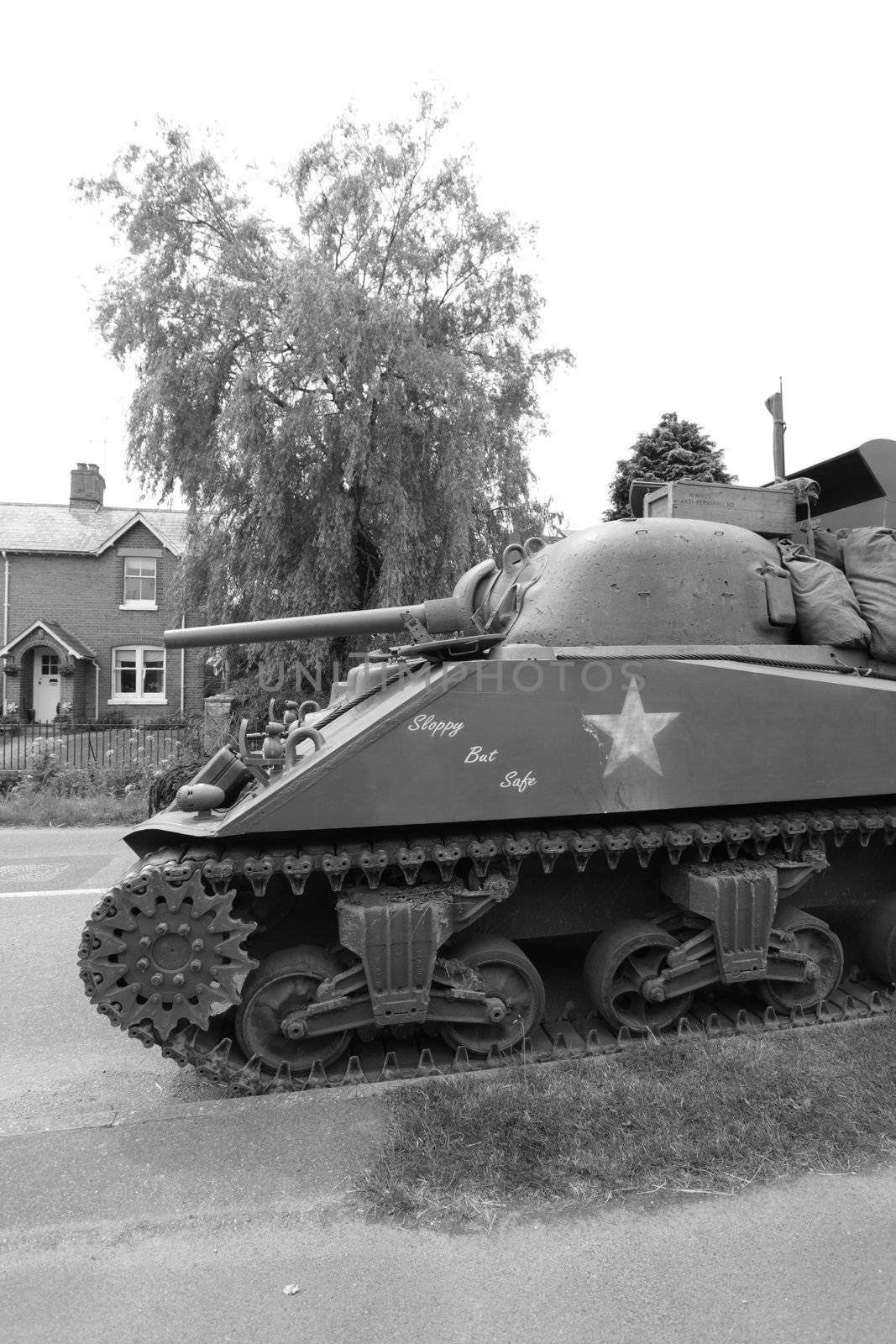 World War 2 Tank by olliemt