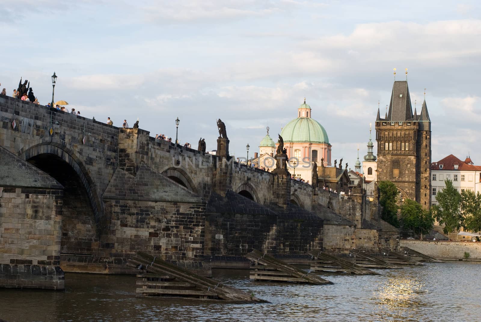 Charles bridge, Prague by sarkao