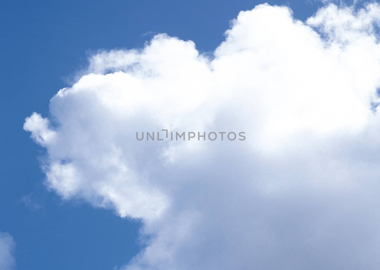 Cloudy sky by Baltus
