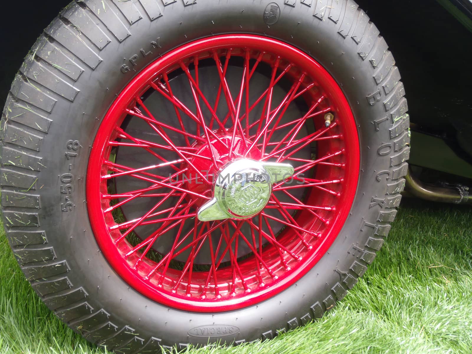 Red spoke tire