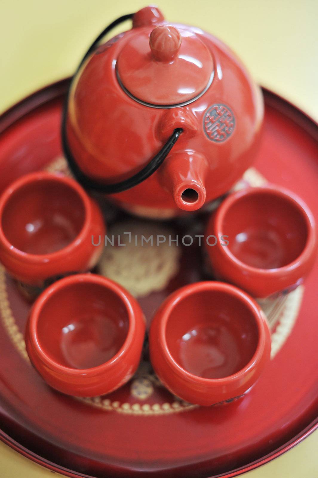 Chinese ceramic tea set and cups, the Chinese word on teapot mean double happiness