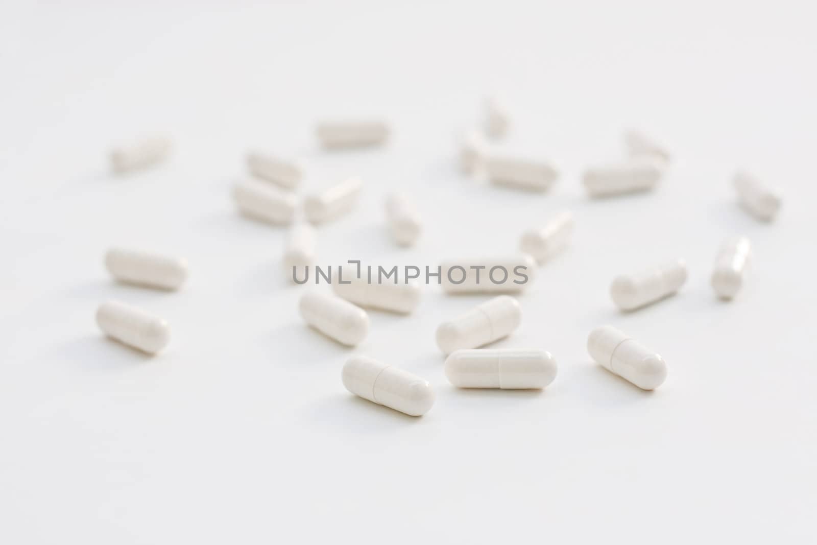 drug capsules, used as containers for medicines or vitamins.