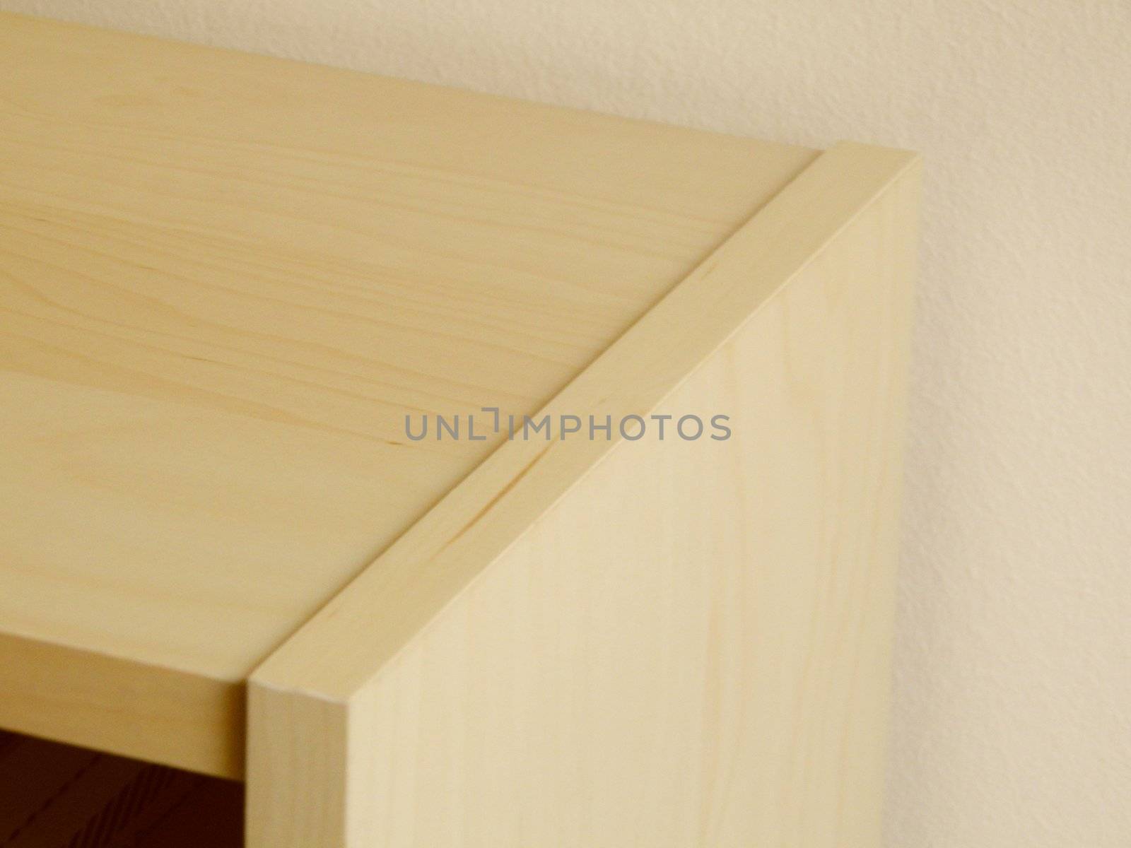 beech wood board bookcase detail