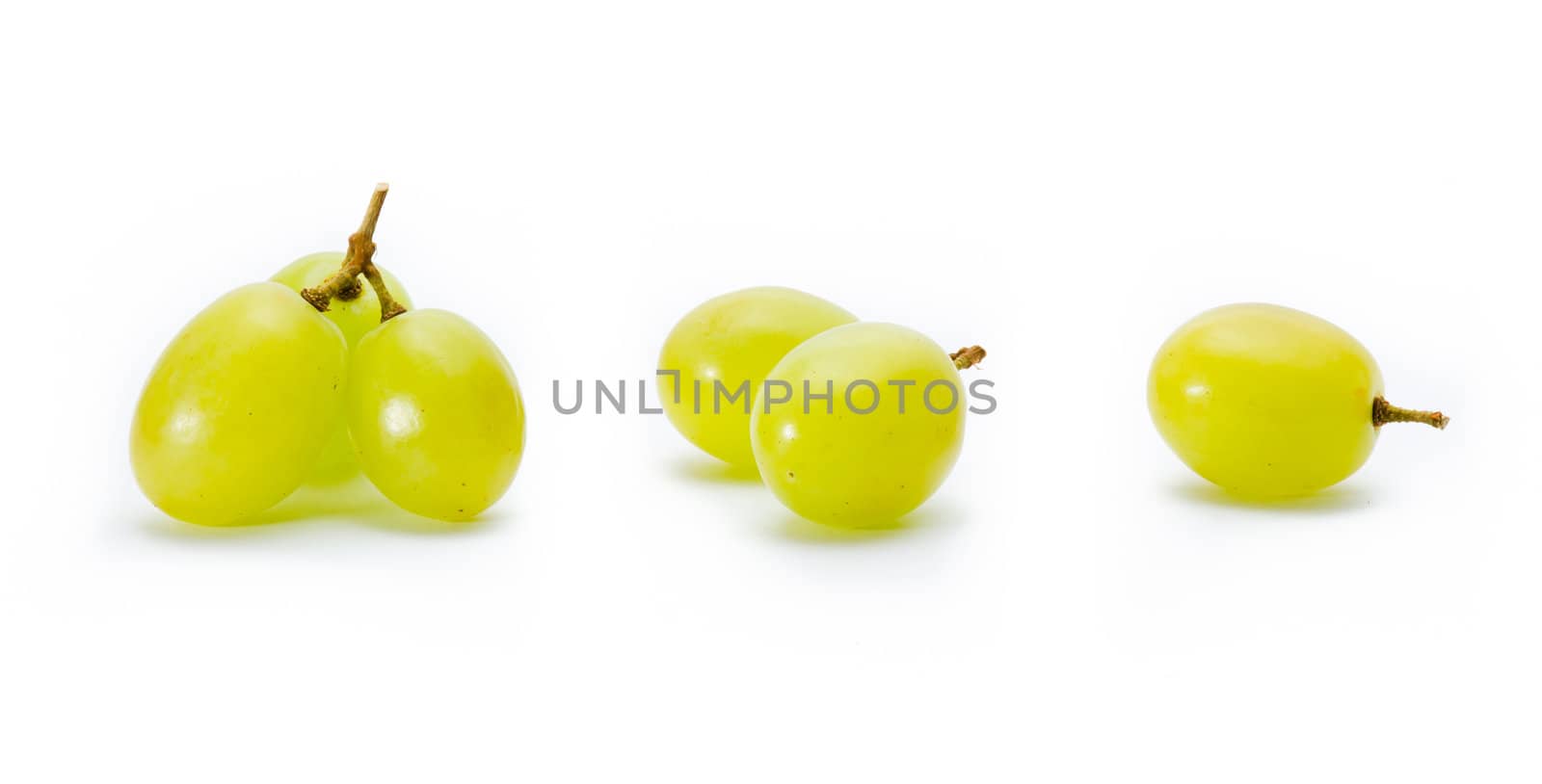 grapes Isolated on the white