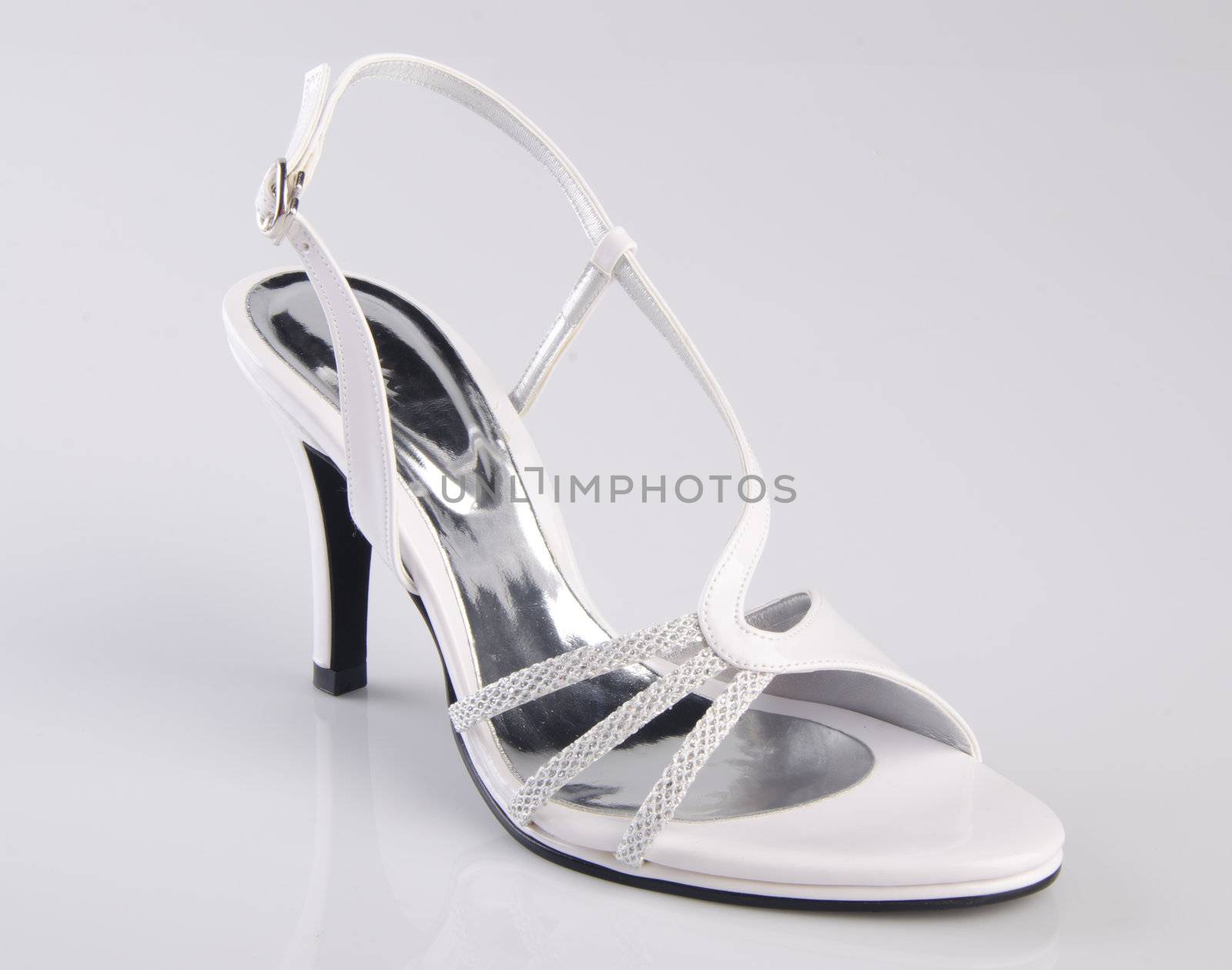 shoe isolated on white background by heinteh