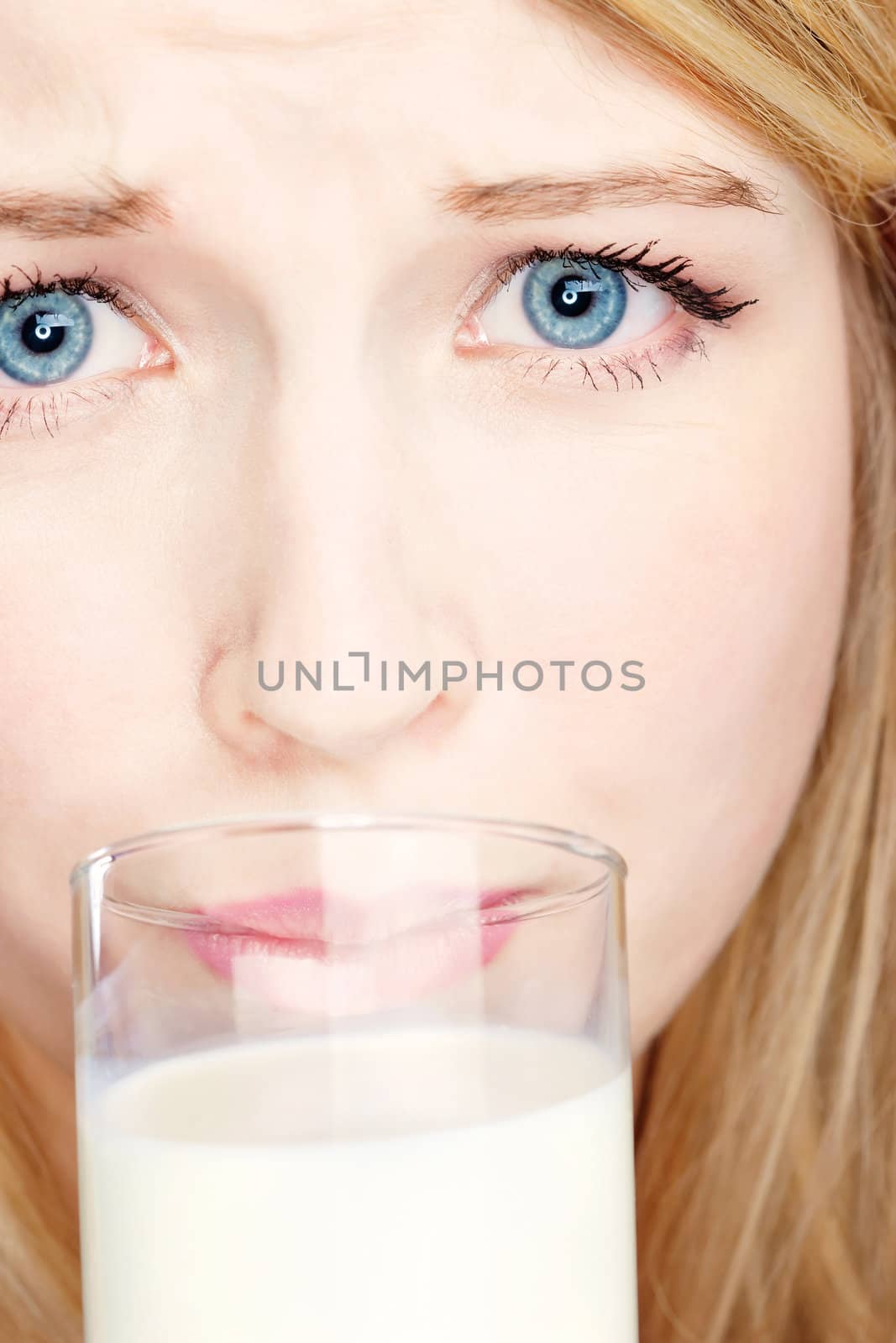 Girl do not like to drink milk by imarin