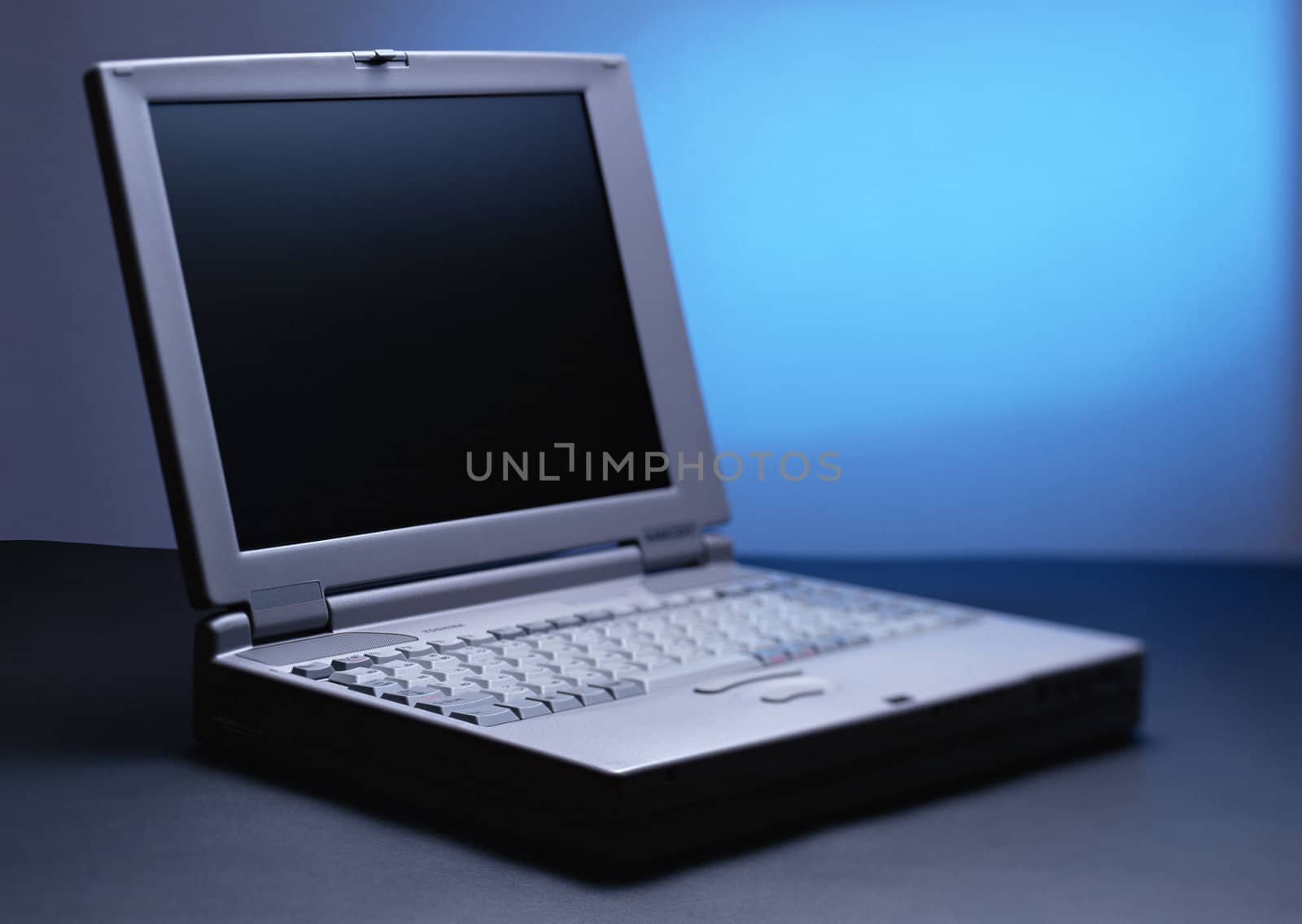 Old laptop computer by Baltus
