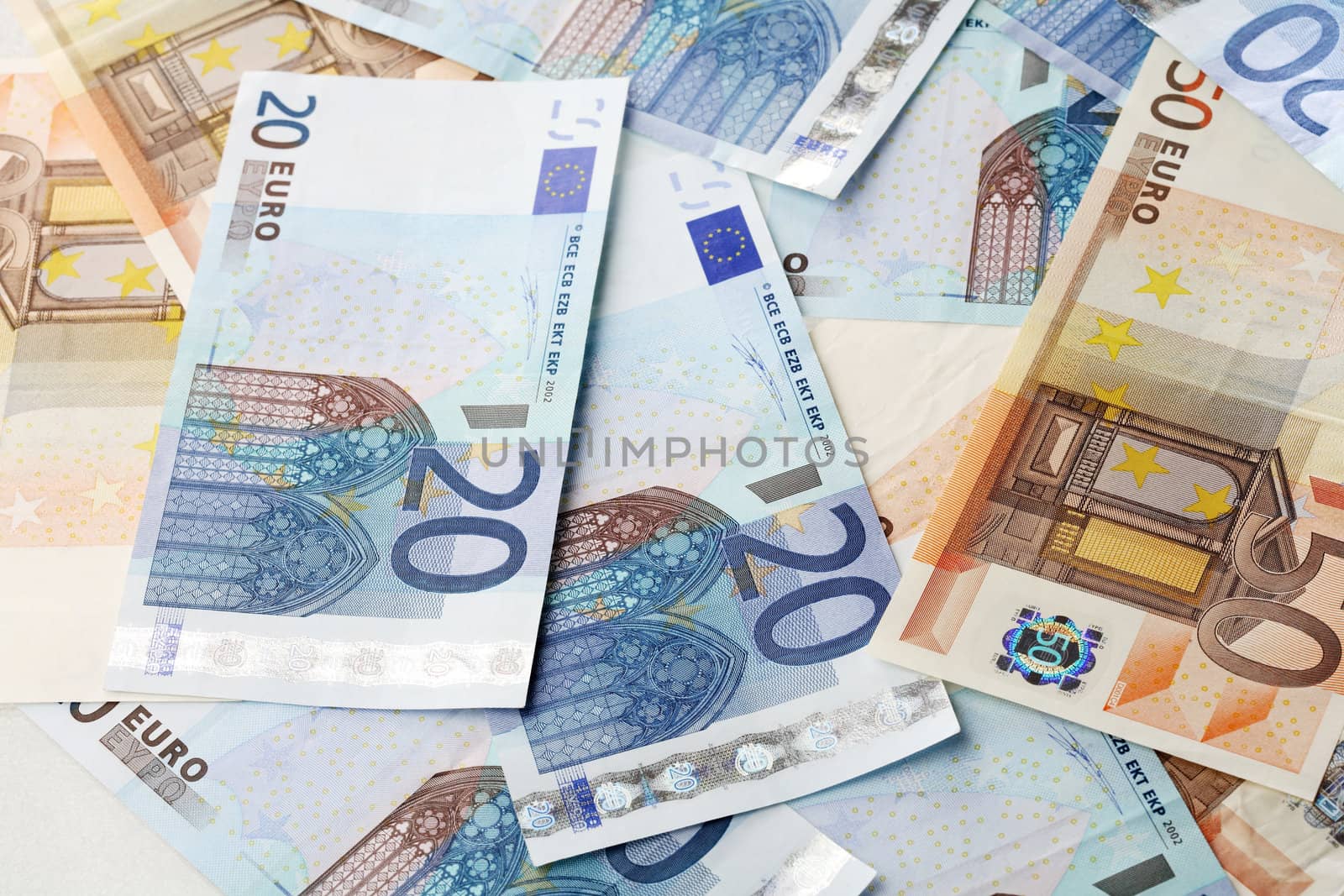 20 and 50 euro bills