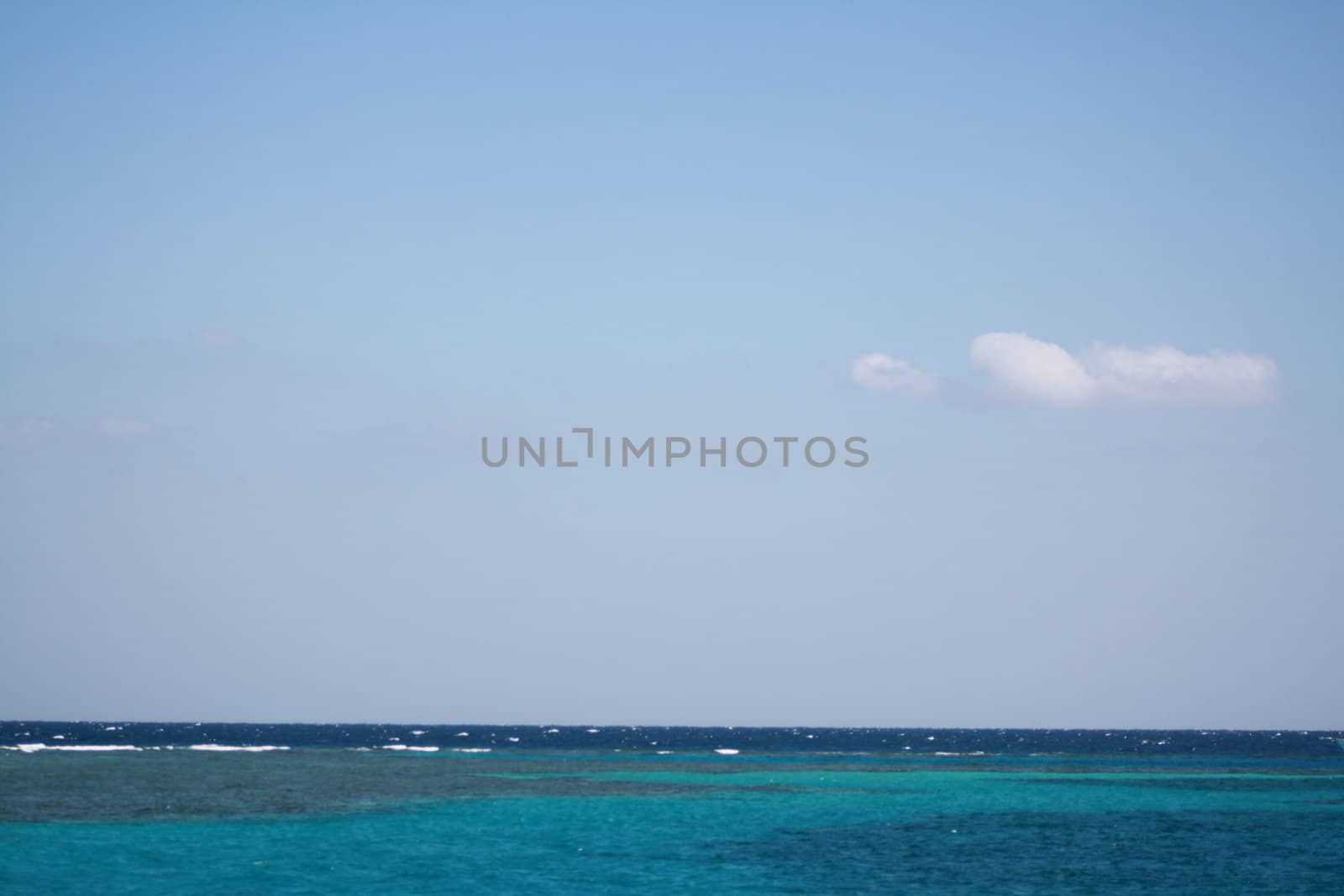 blue sea by photochecker