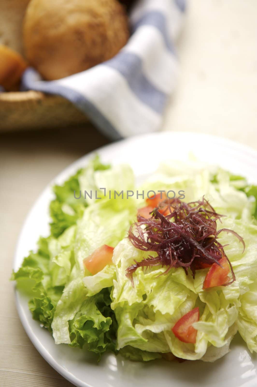 Fresh salad by Baltus