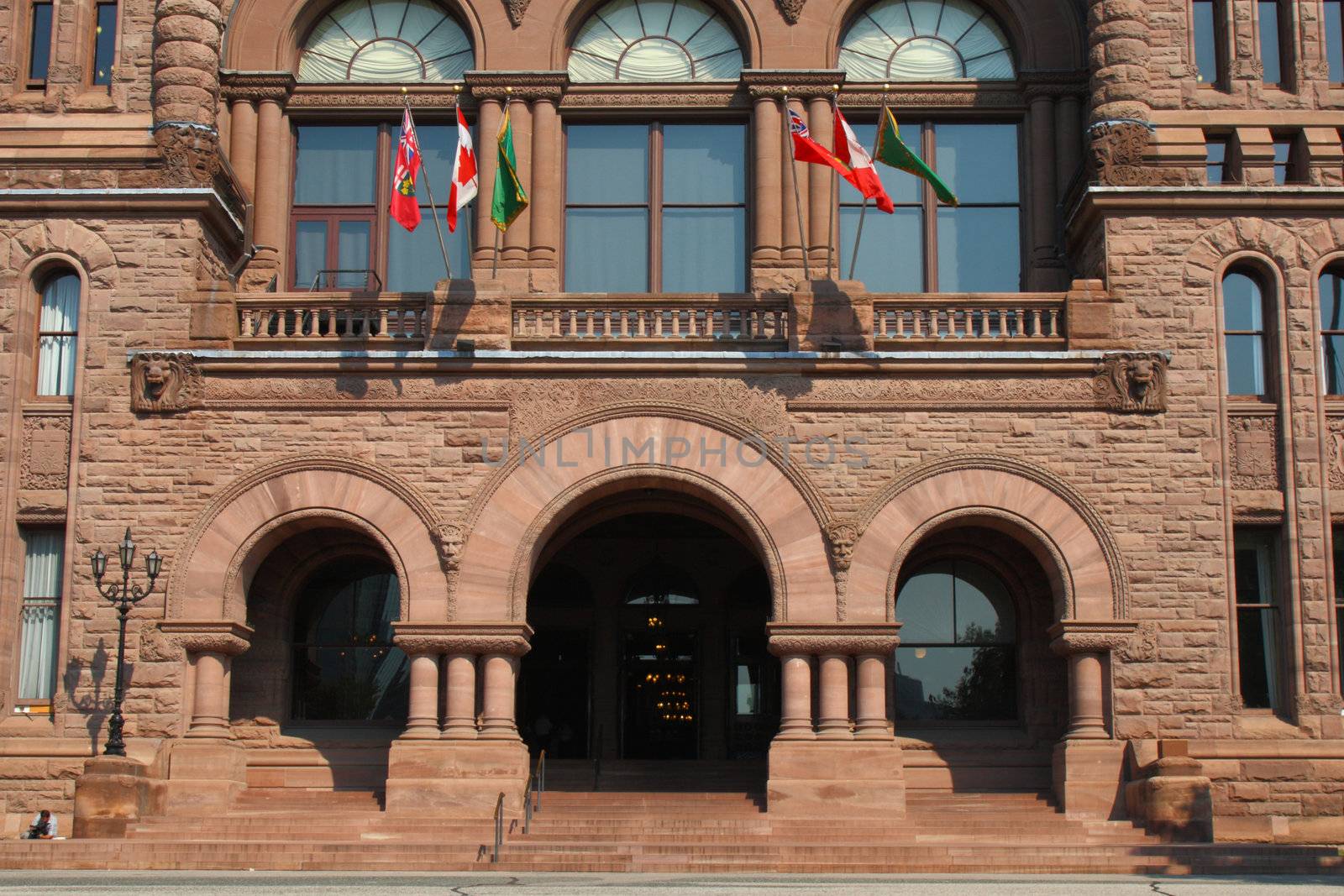 toronto parlaiment building at queens park