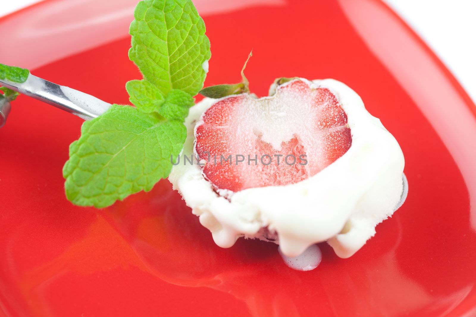 ice cream with mint and strawberry