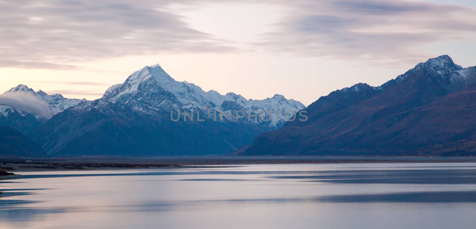 Mount cook Sunset New Zealand by vichie81