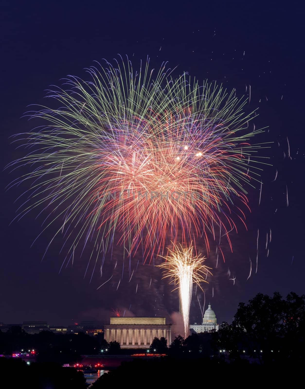 Fireworks over Washington DC on July 4th by steheap