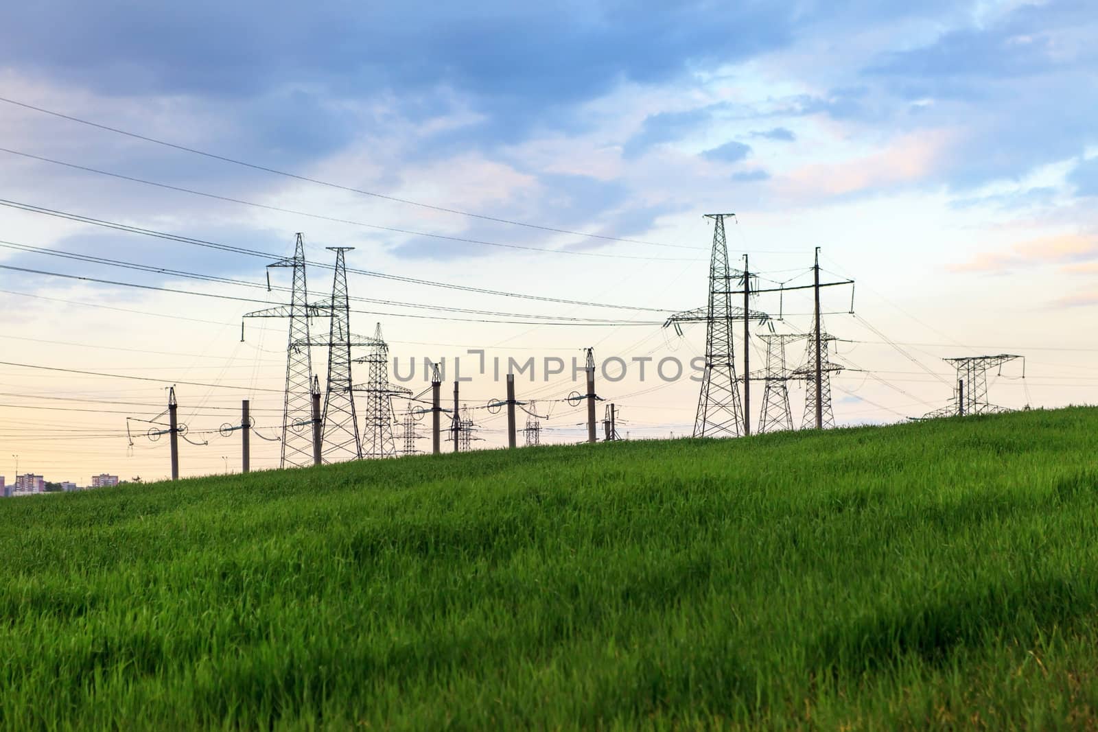 High-voltage tower  by shebeko