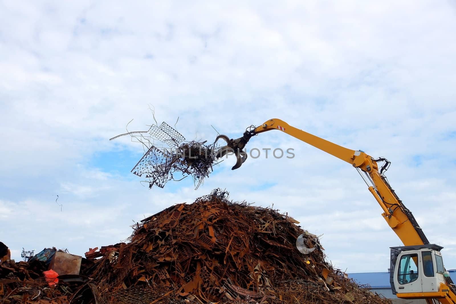 Unloading of scrap metal by andrei_kolyvanov