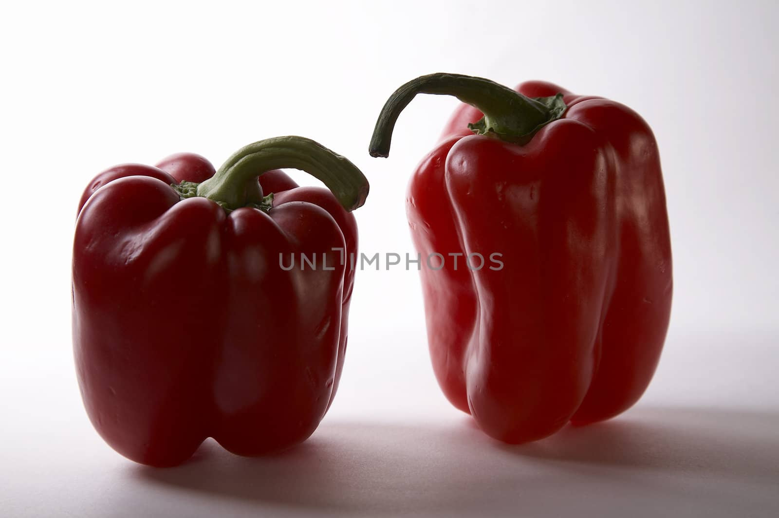 paprica,food,vegetables,objects over white,light,shadow,ingredient,salad,fresh,red

