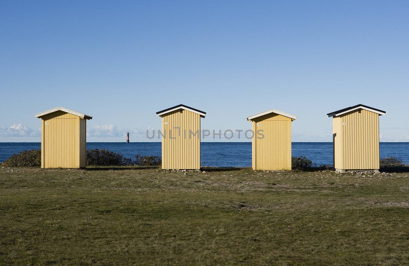 Boathouse in a row by gemenacom