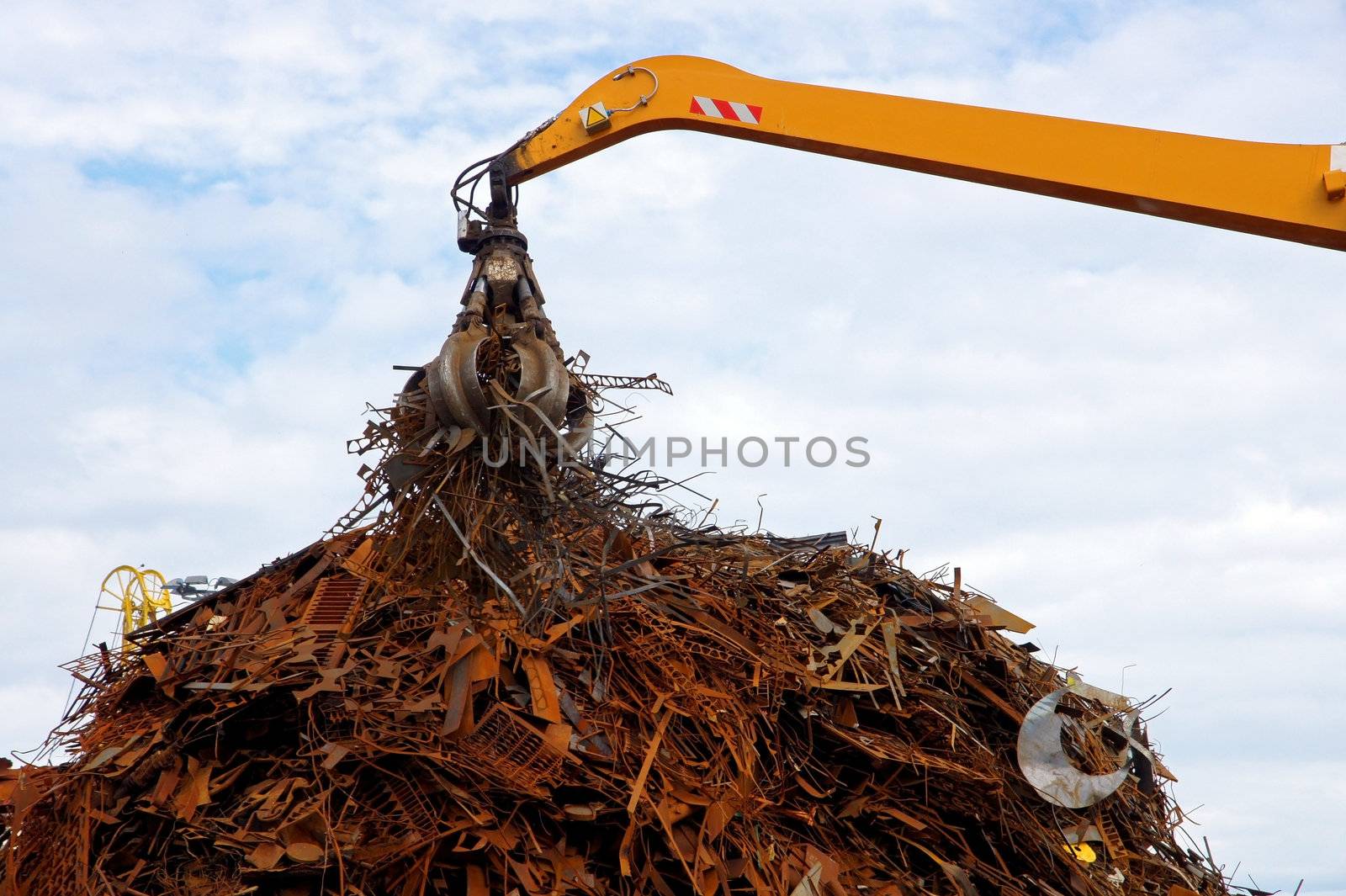 Greater mountain of old rusty scrap metal