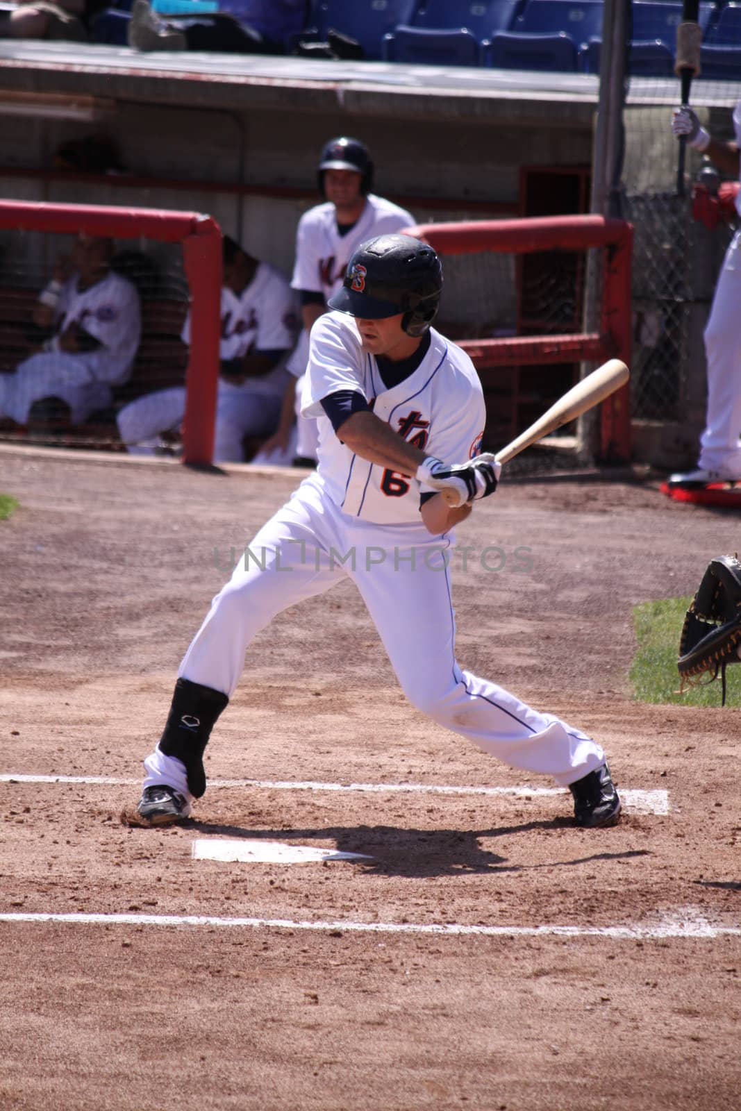 BINGHAMTON, NY - JUNE 14: Binghamton Mets Reese Havens stands in the batter's box ready to hit against the Reading Phillies at NYSEG Stadium on June 14, 2012 in Binghamton, NY 







Binghamton Mets Reese Havens stands in the batter's box