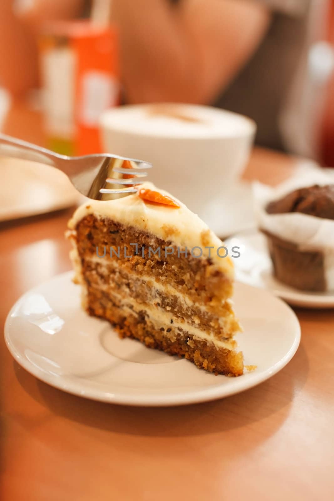 carrot cake  by shebeko