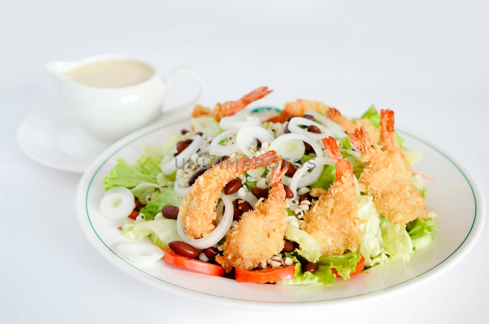 Healthy vegetable salad with  deep fried shrimp