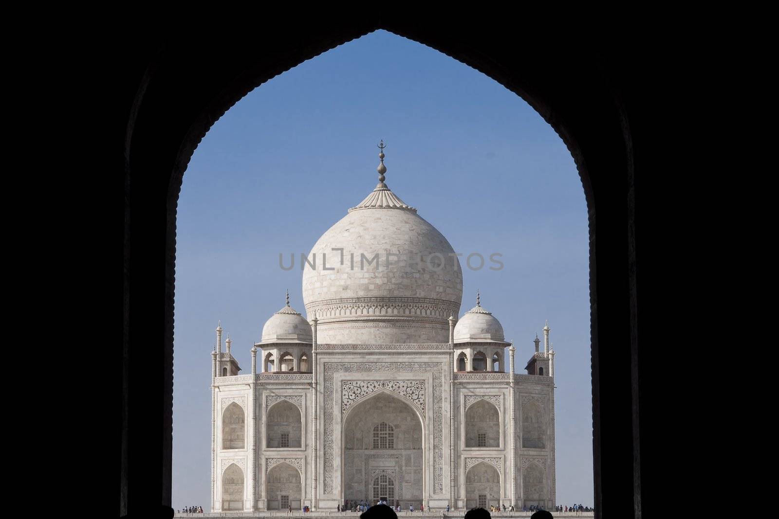 Taj Mahal mausoleum by johnnychaos