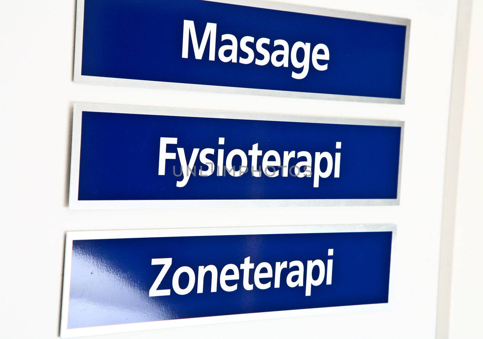 Massage in denmark in a chiropractise clinic (real situation)