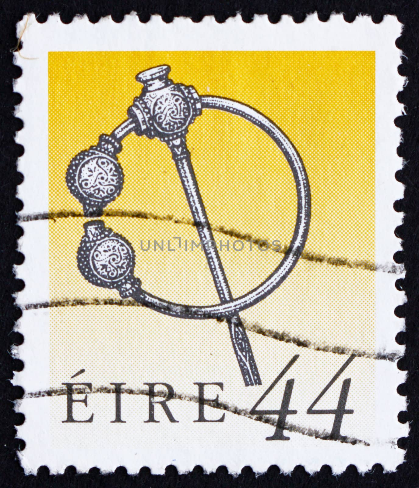 IRELAND - CIRCA 1991: a stamp printed in the Ireland shows Silver Thistle Brooch, Art Treasure of Ireland, circa 1991