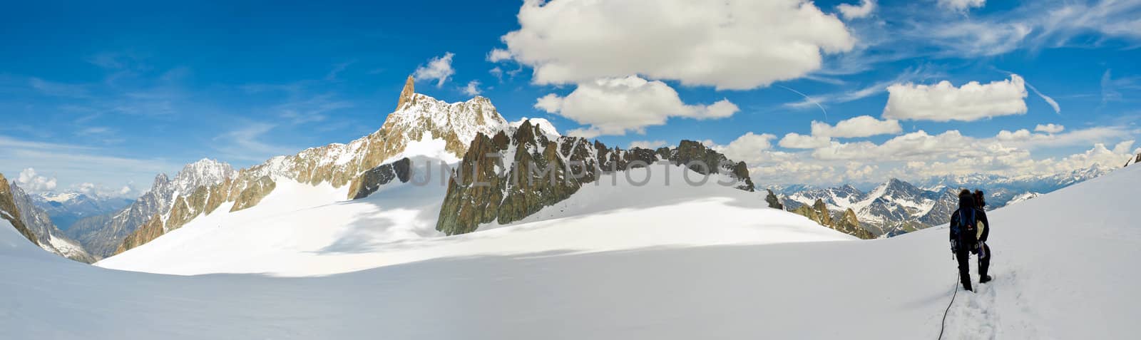 Mont Blanc Massif by vinciber