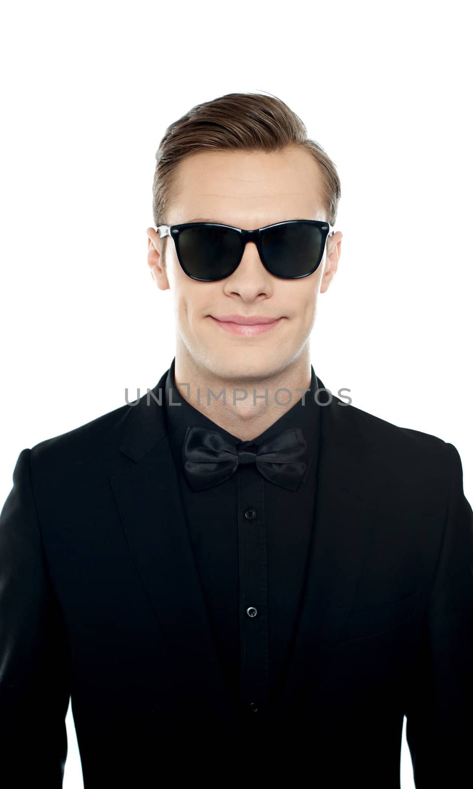 Portrait of handsome man wearing goggles