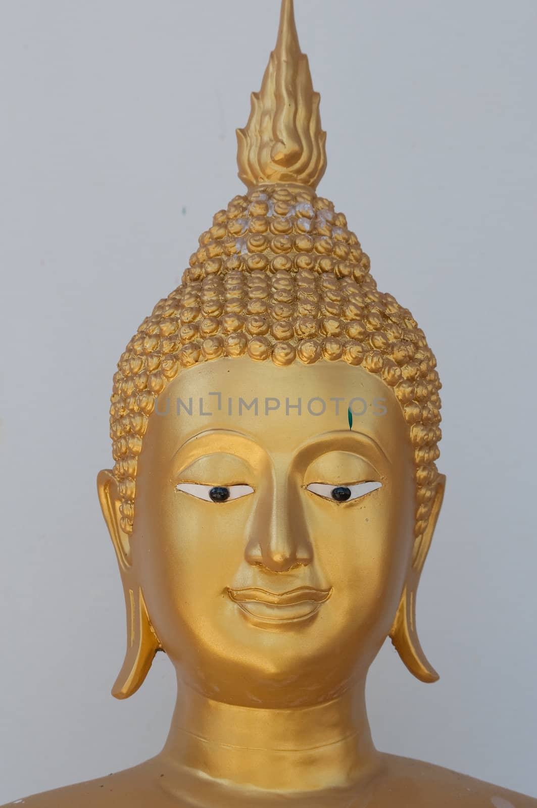 goldern Buddhist figure in Wat Thai
