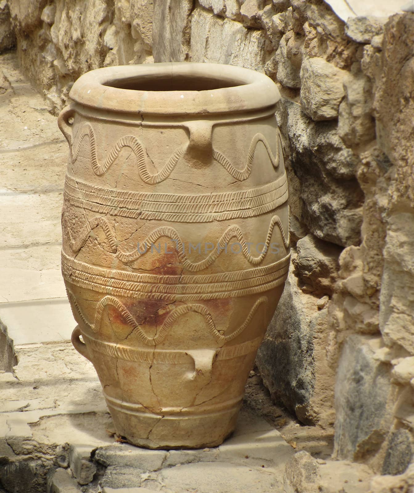 Bronze age Minoan amphora vase on Knossos archaeological site