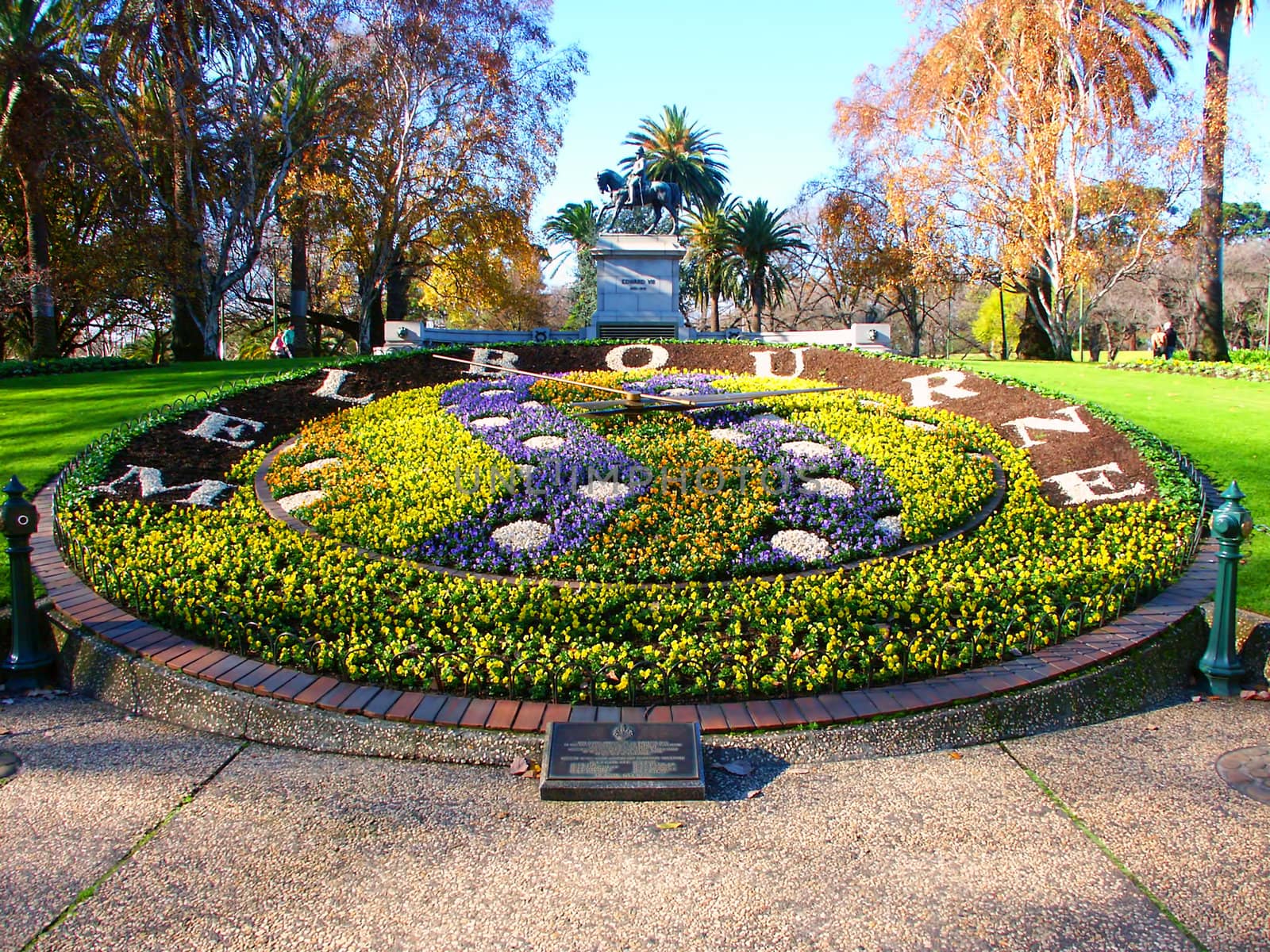 Queen Victoria Gardens Floral Clock by Wirepec