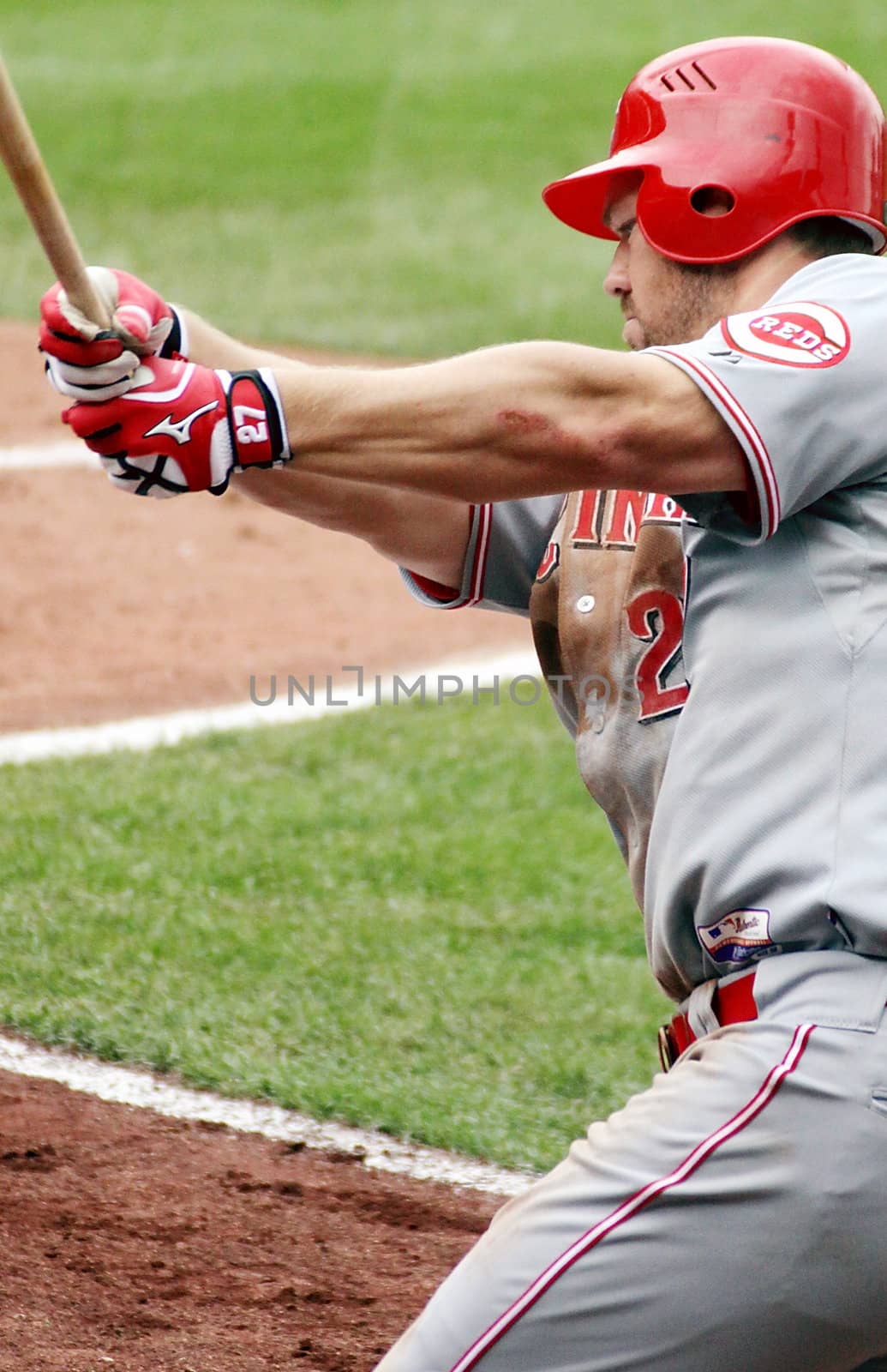 PITTSBURGH - SEPTEMBER 24 :Scott Rolen of the Red swings in the batter's box during a games against the Pittsburgh Pirates on September 24, 2009 in Pittsburgh, PA.