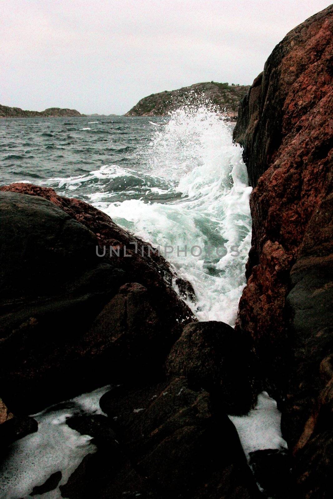 sea rock by Bildehagen