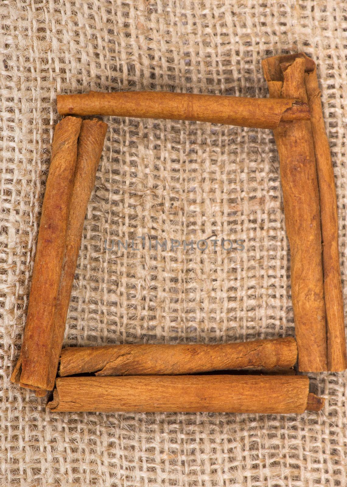 cinnamon sticks frame