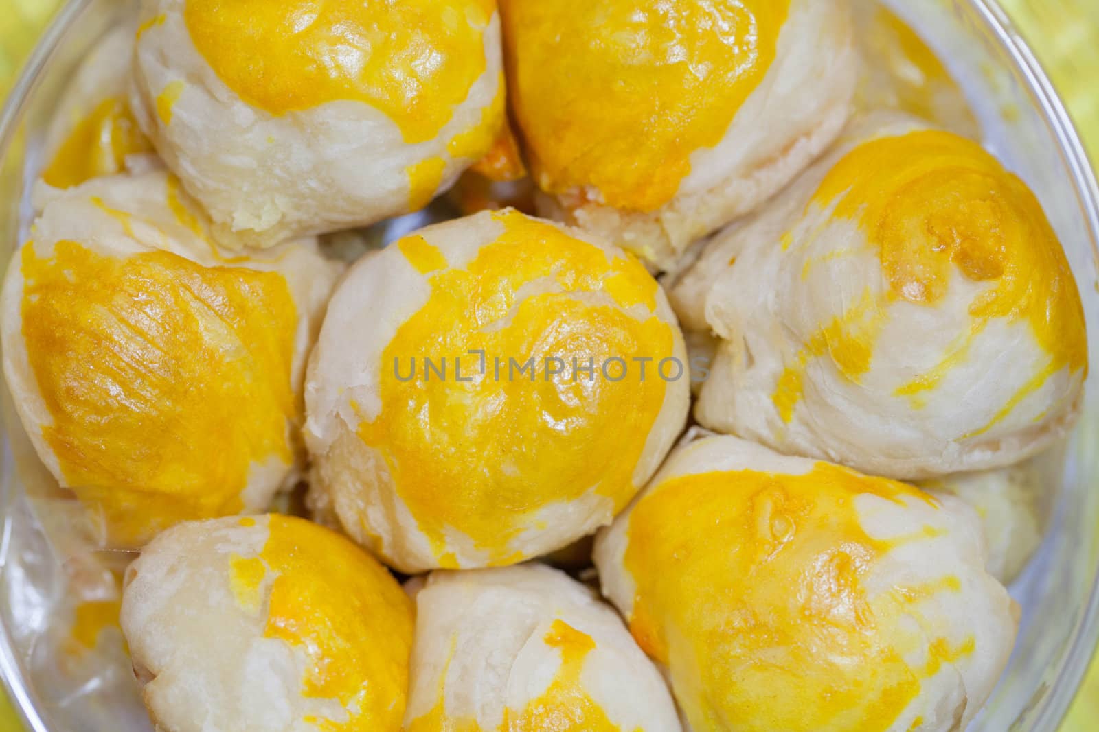 Knmepiia yellow. Fresh and appetizing.